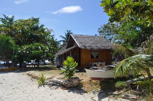 Junior & Nemesia's Cottages: Authentic Pamilacan Cottage at the beach