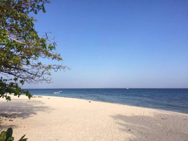 Wonderful white Beach in Pamilacan, Bohol, Philippines